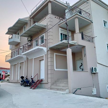 Rosa'S Apartments Lefkada City ภายนอก รูปภาพ