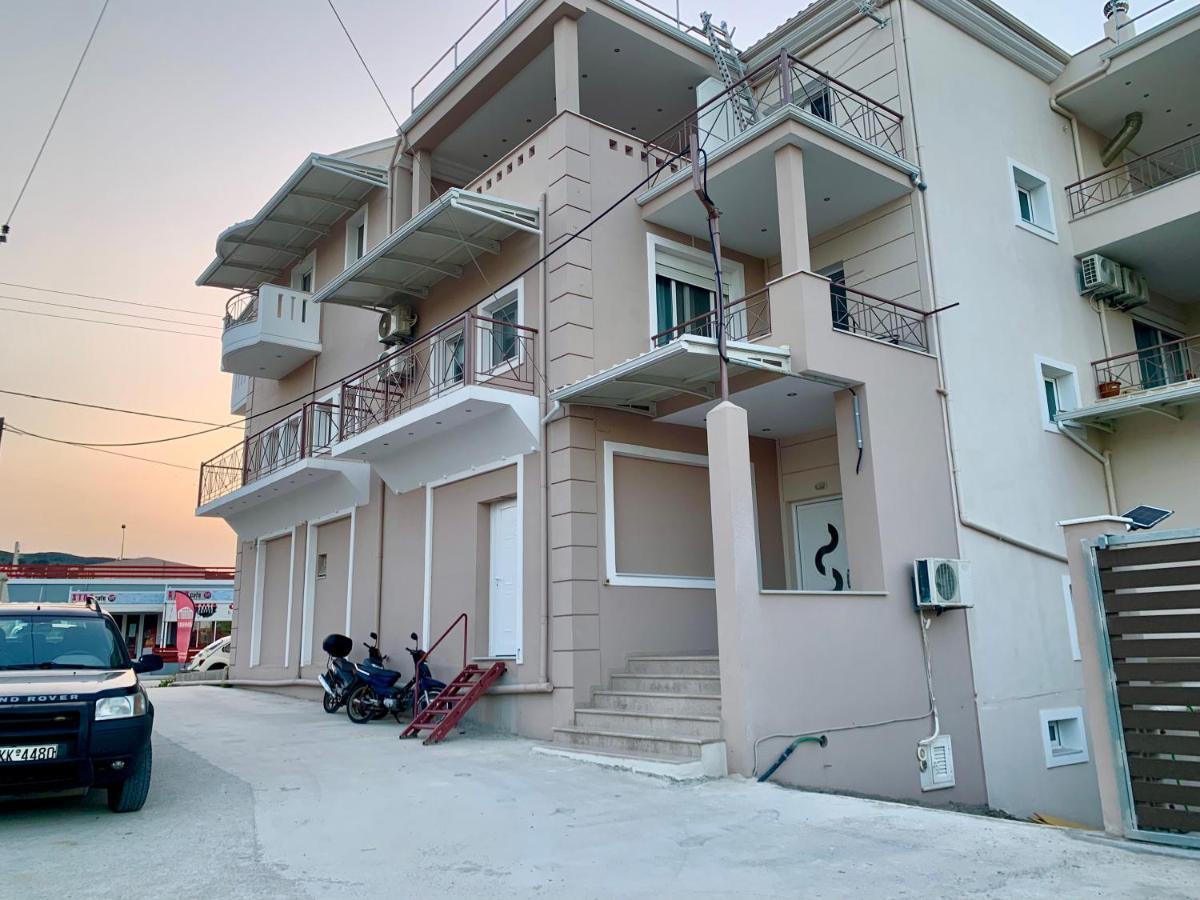 Rosa'S Apartments Lefkada City ภายนอก รูปภาพ
